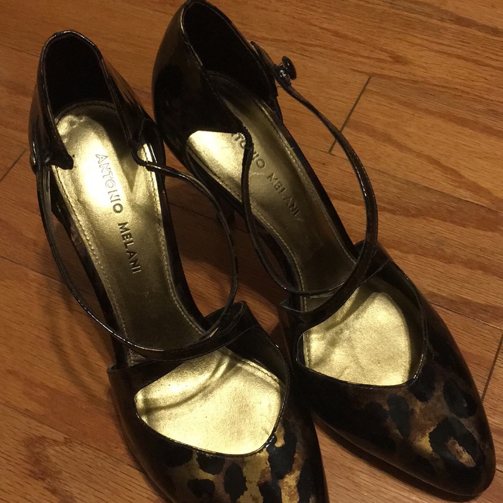 Antonio Melani Vero Cuoio leopard high heels.